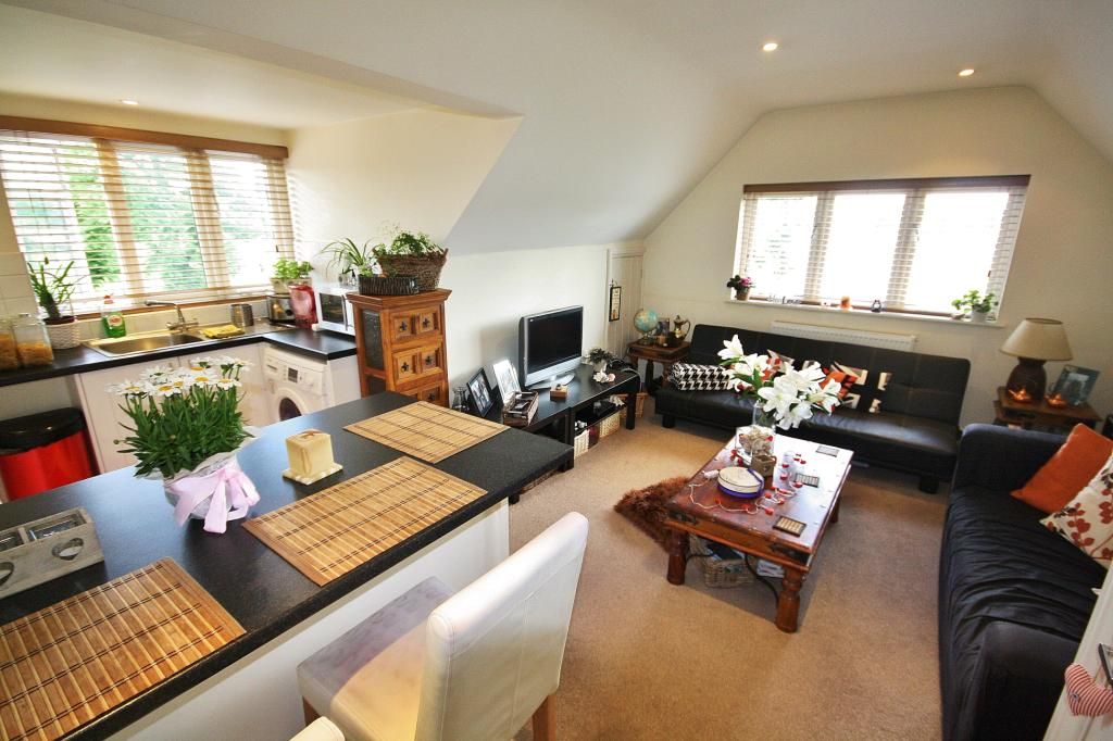 Property photo 2 of 4 Living Room