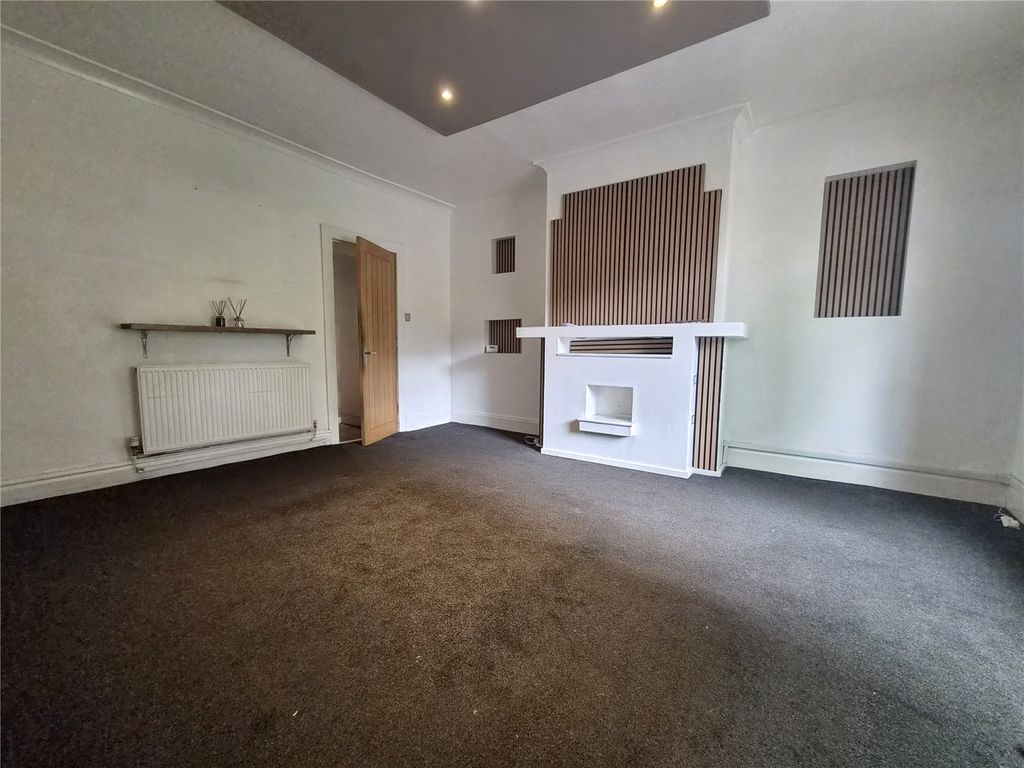 Property photo 3 of 14 Living Room