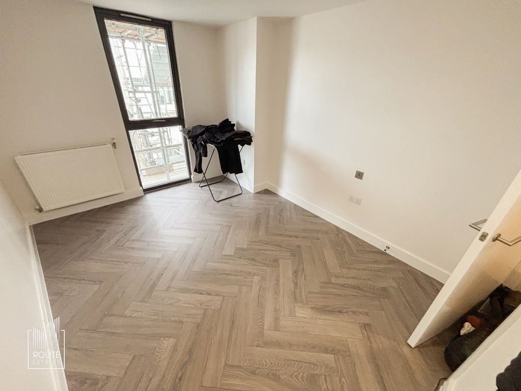 Property photo 3 of 14 Photo 7