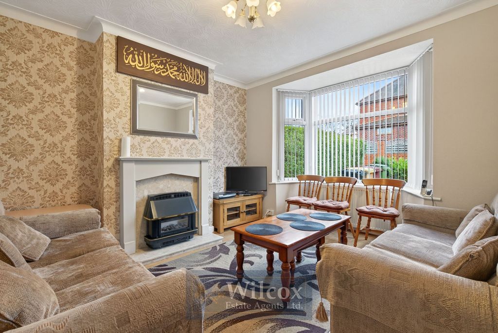 Property photo 2 of 32