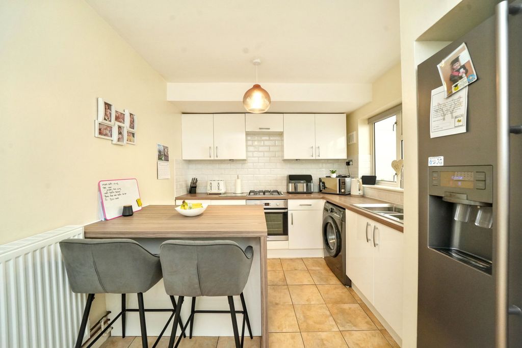 Property photo 2 of 48