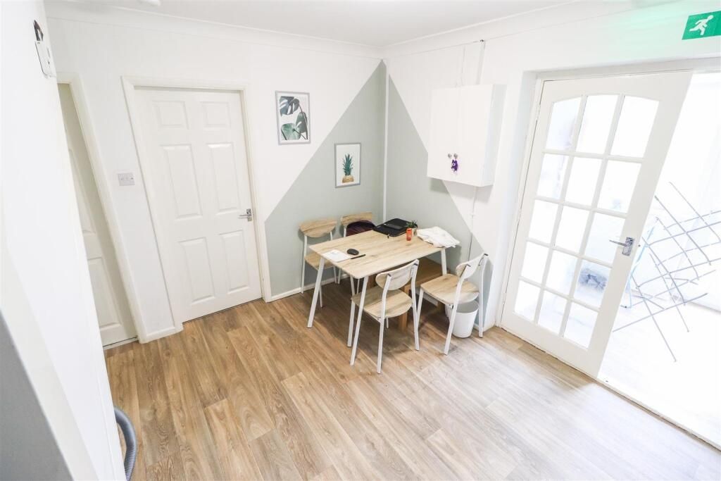 Property photo 2 of 6 Bright, Modern Kitchenette/Dining Area With A Neat...