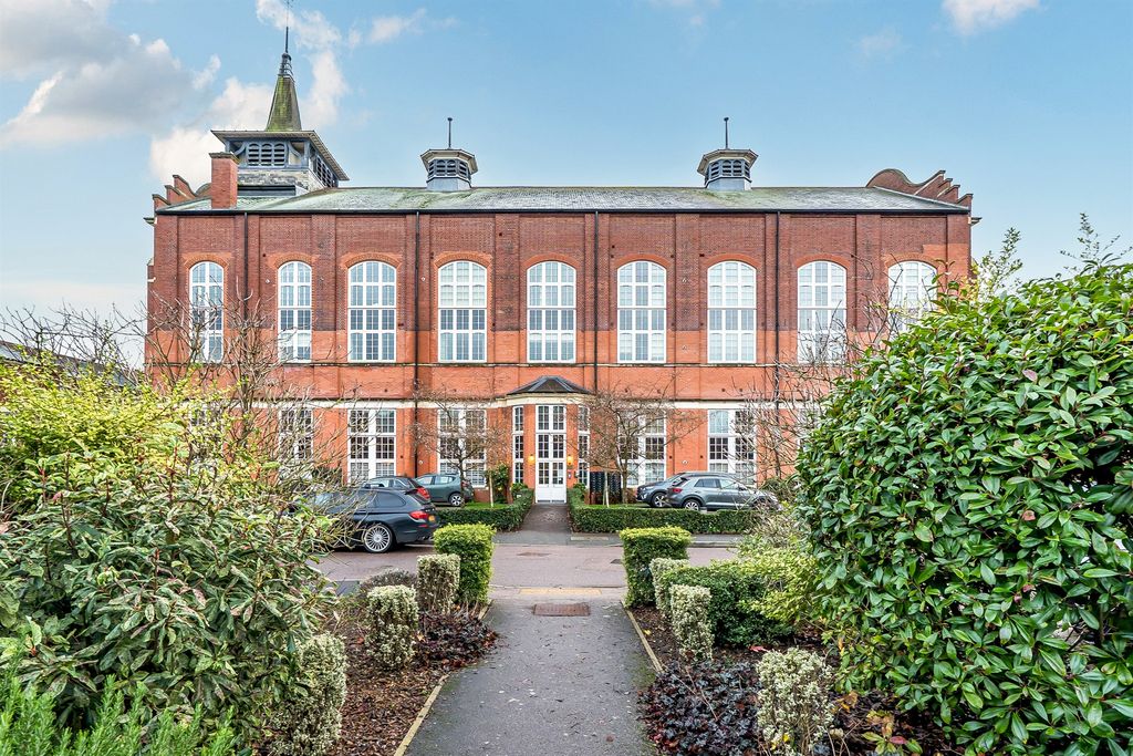 Property photo 1 of 12