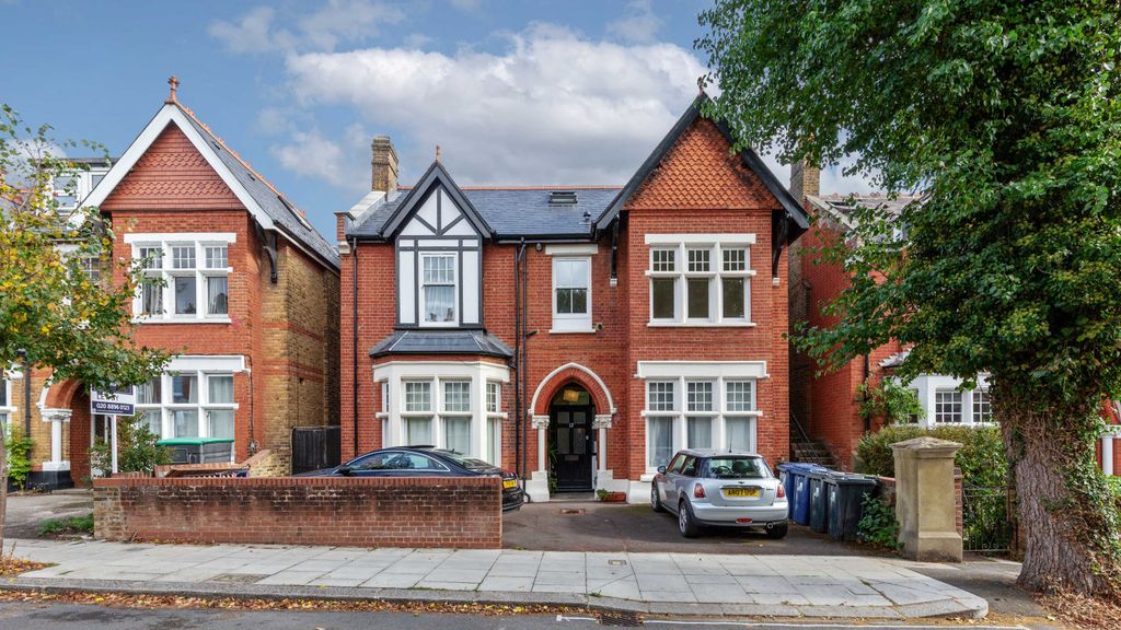 Property photo 1 of 11 Flat 4 12 Kings Avenue, Ealing, London, W5 2Sh