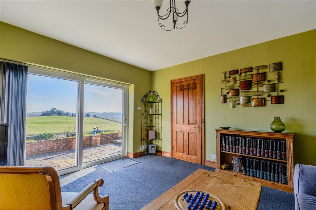 Property photo 3 of 23