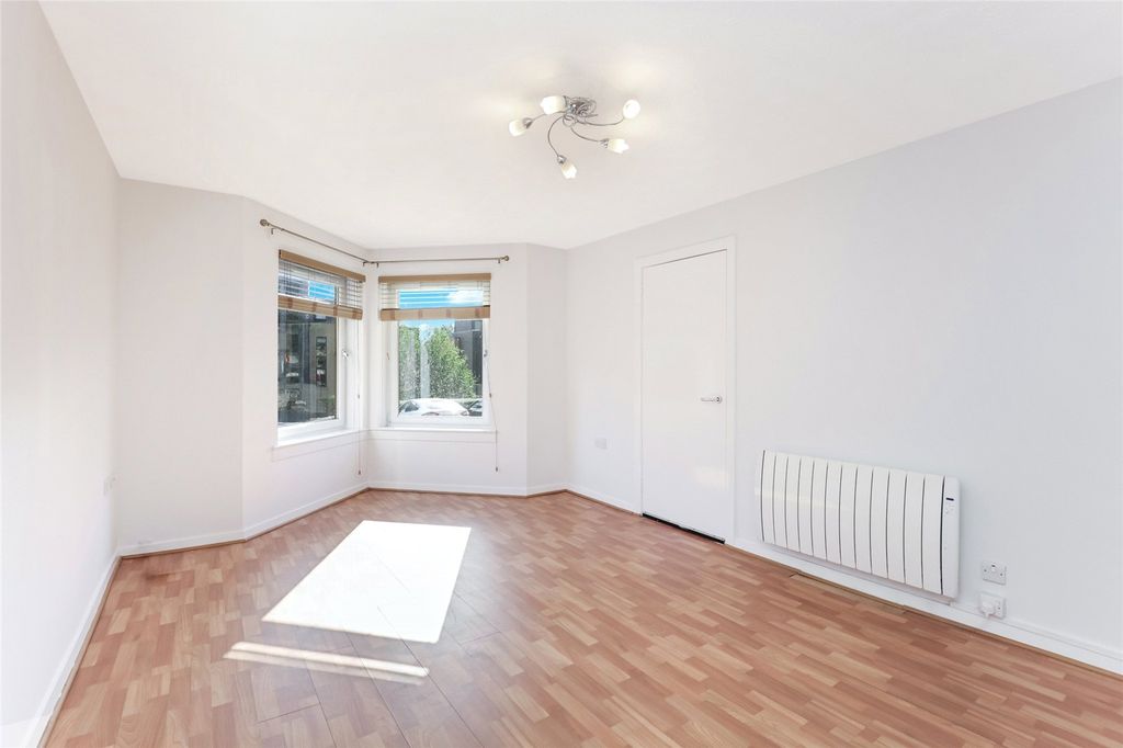 Property photo 3 of 17 Picture No. 06