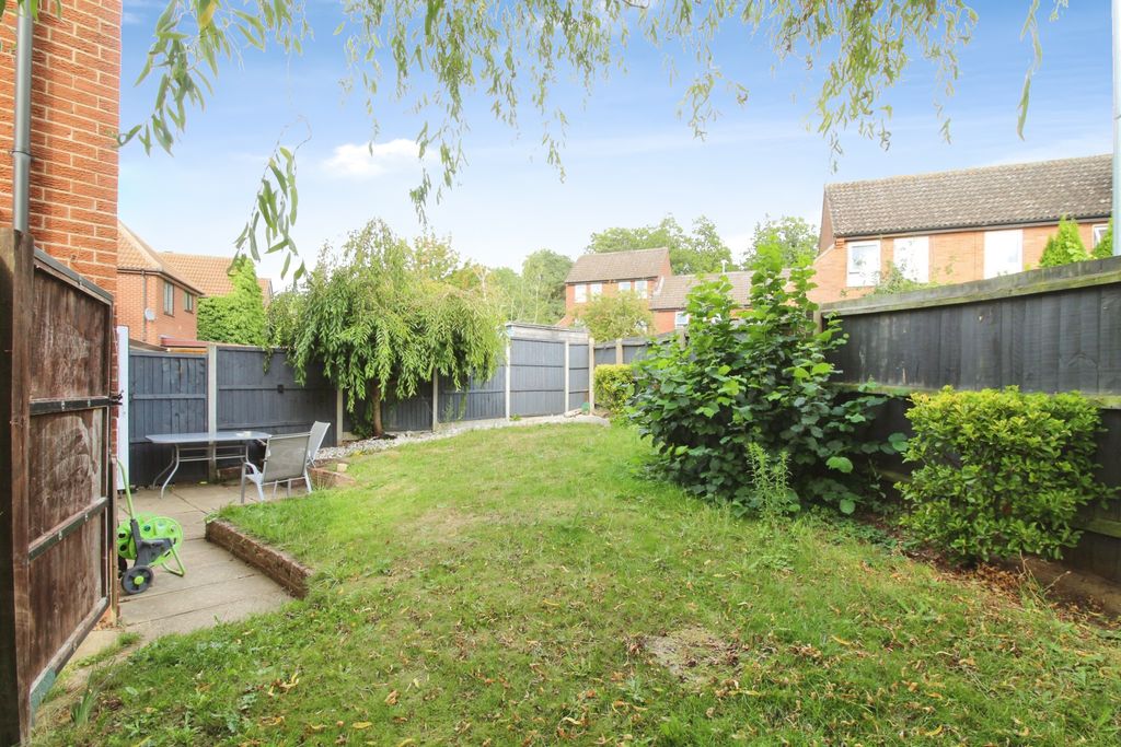 Property photo 3 of 11 Garden
