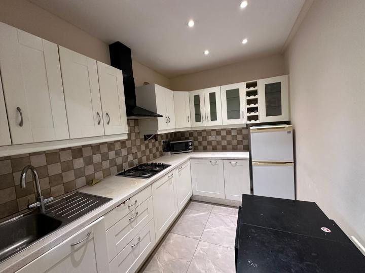 Property photo 3 of 4