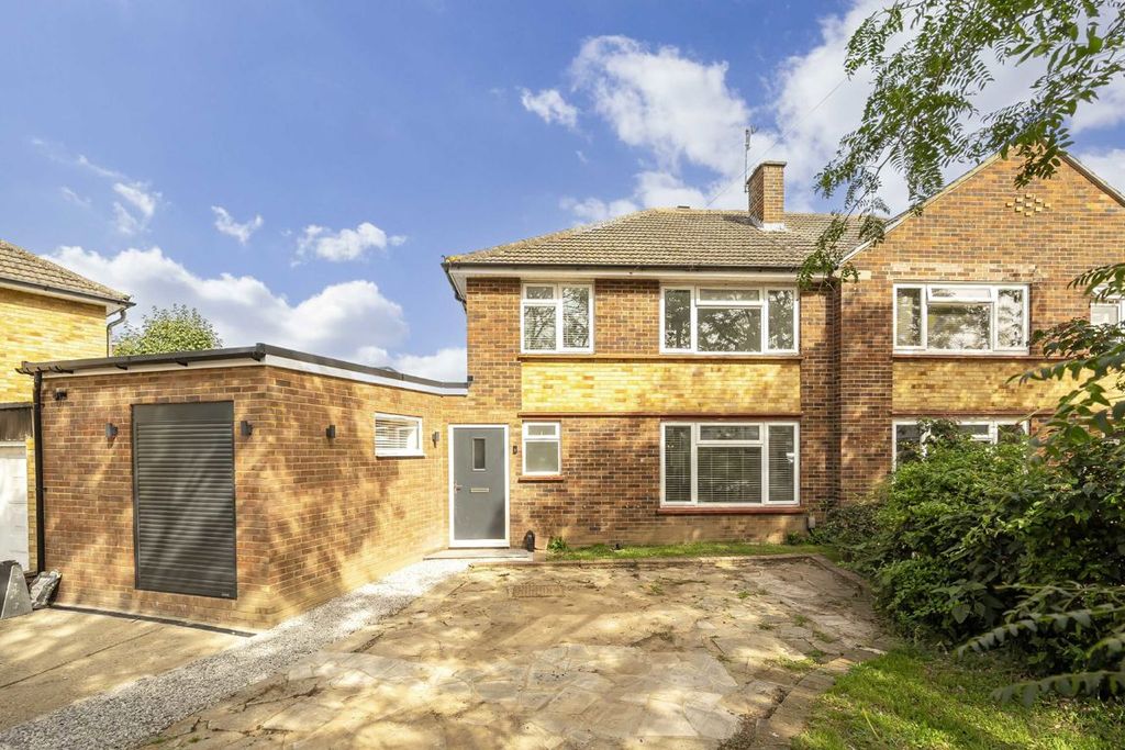 Property photo 1 of 11