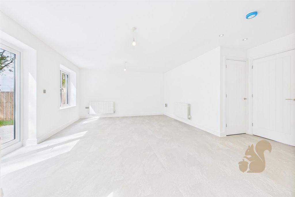 Property photo 2 of 13 Cam01254G0-Pr0345-Still002.Jpg