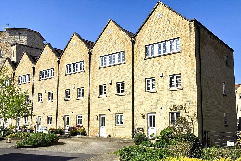 Property photo 1 of 29 External