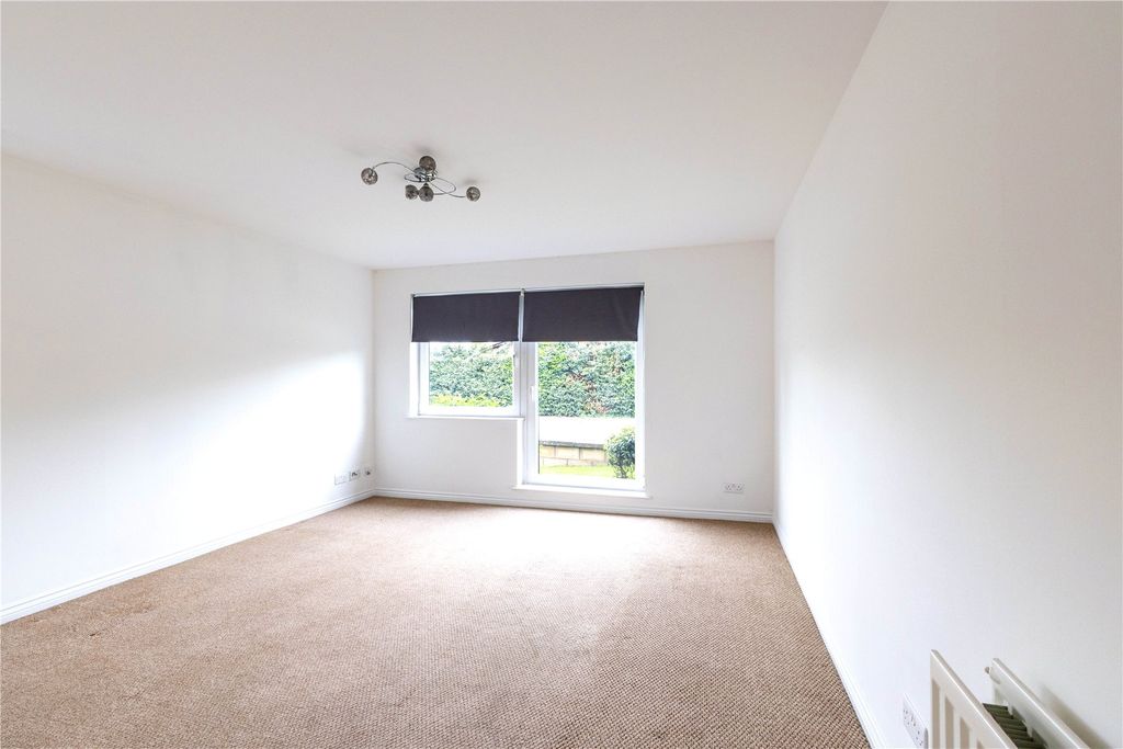 Property photo 2 of 19 Picture No. 03