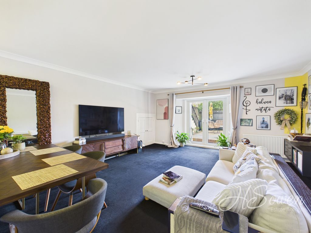 Property photo 1 of 20 Photo 8