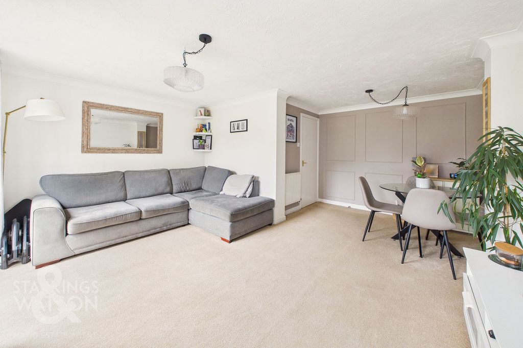 Property photo 3 of 21