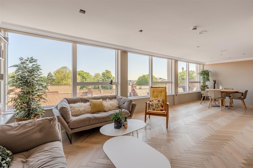 Property photo 2 of 16 Open Plan Living Area