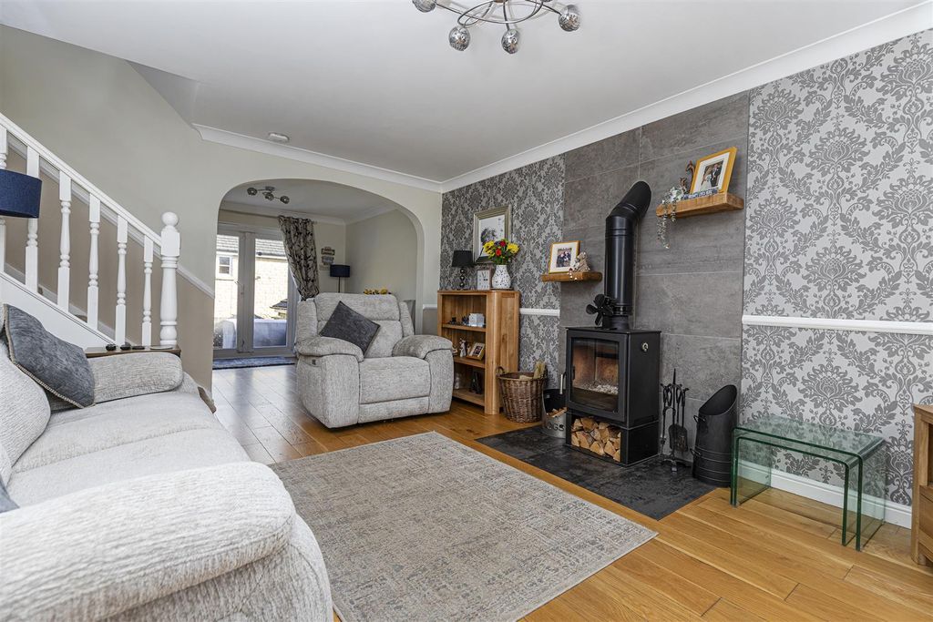 Property photo 2 of 32 Living Room