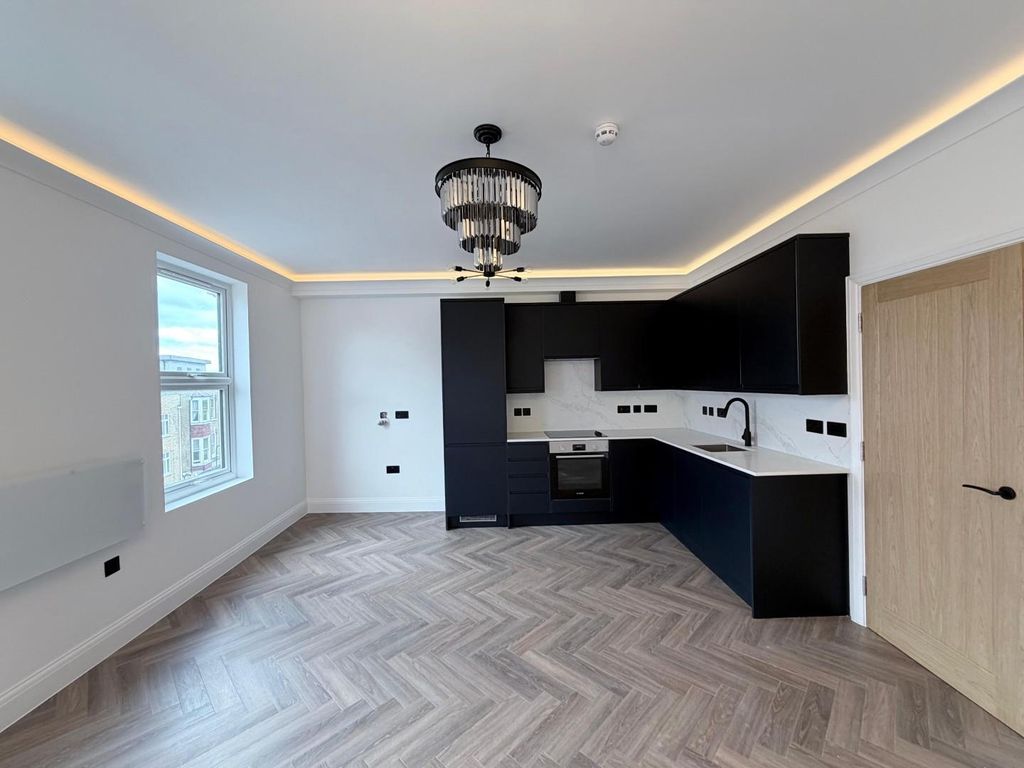 Property photo 2 of 6 F24F6B37-3064-4301-9Ea2-E241ce01c6E9.Jpg