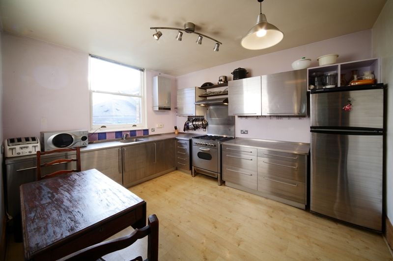 Property photo 1 of 4 Main