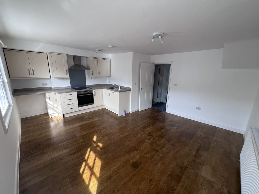 Property photo 2 of 9 Kitchen