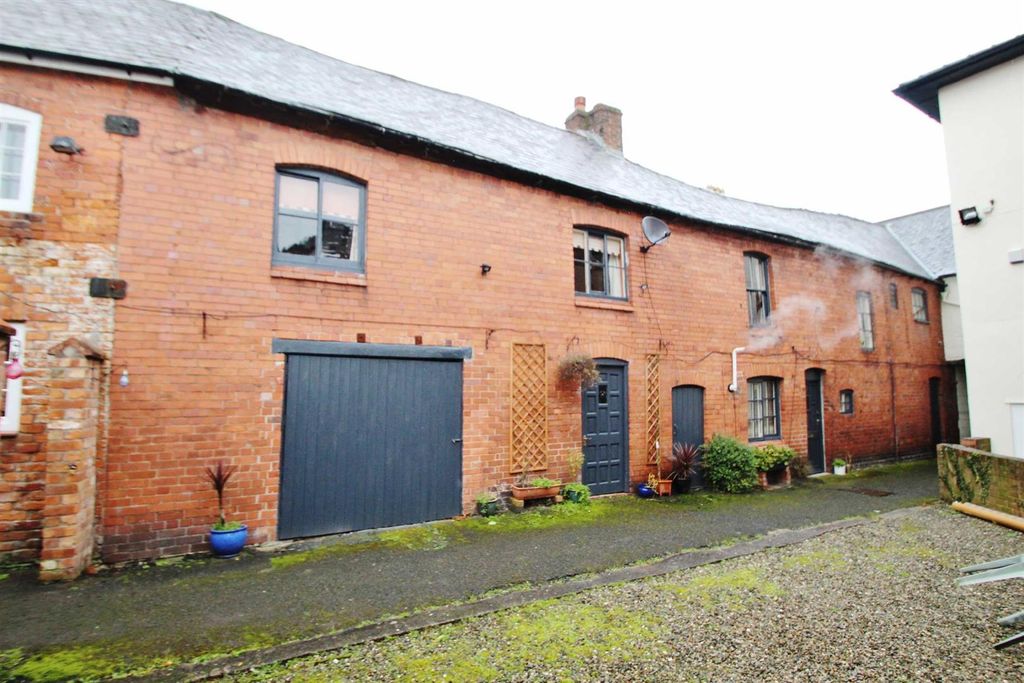 Property photo 2 of 18 Outbuildings