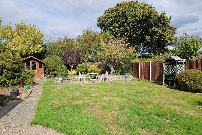 Property photo 2 of 13 Garden
