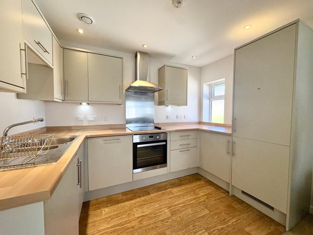 Property photo 2 of 5 Kitchen