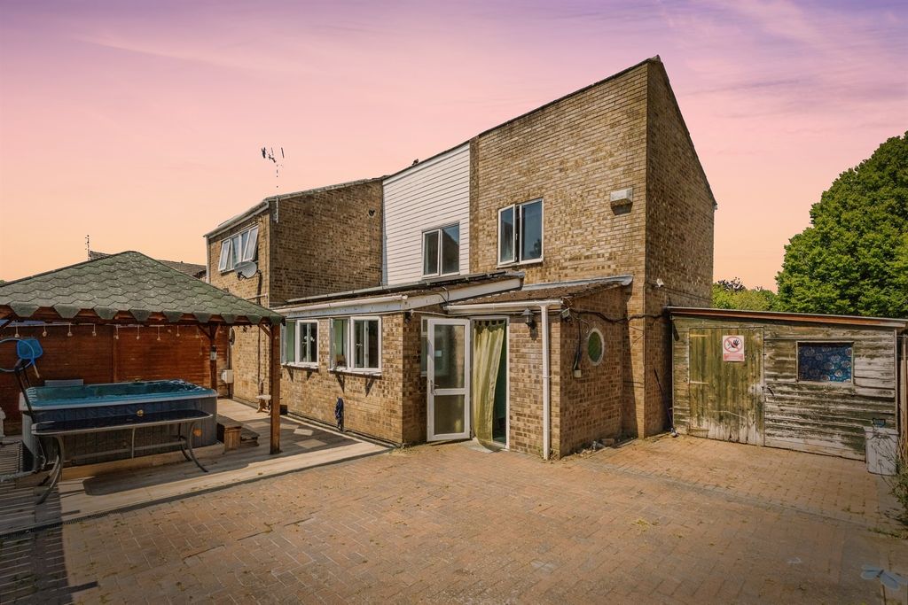 Property photo 1 of 17
