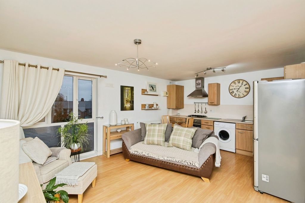 Property photo 2 of 19 Kitchen Lounge Diner