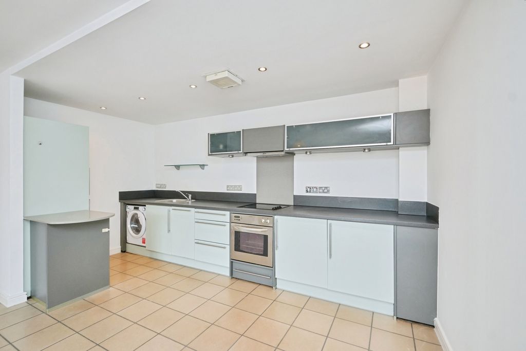 Property photo 2 of 19 Pbox-Img.Jpg