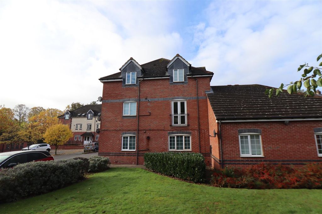 Property photo 2 of 8 Ext Side.Jpg