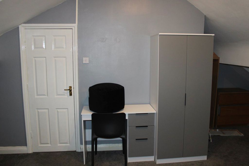 Property photo 3 of 23