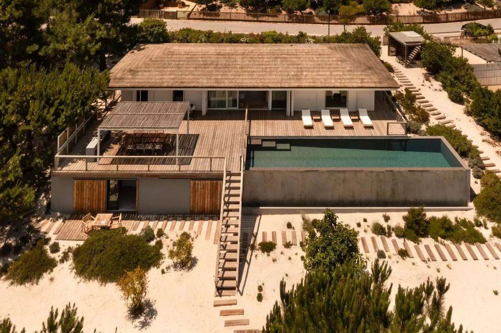Property photo 1 of 9 Portugal | Carvalhal | 4 Bedrooms | 4 Bathrooms | 239 Sqm | €3,800,000