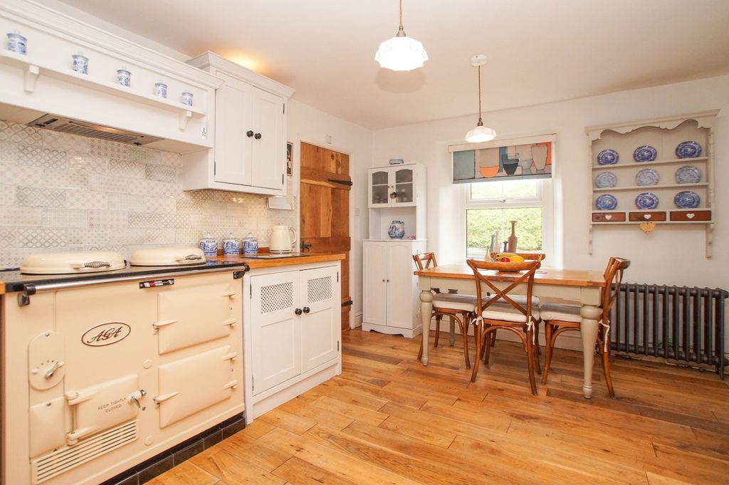 Property photo 3 of 23 Dining Kitchen