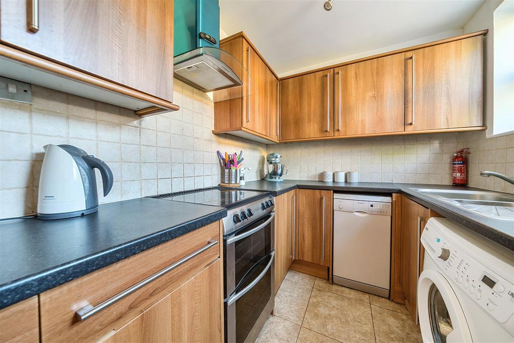 Property photo 3 of 20 Kitchen