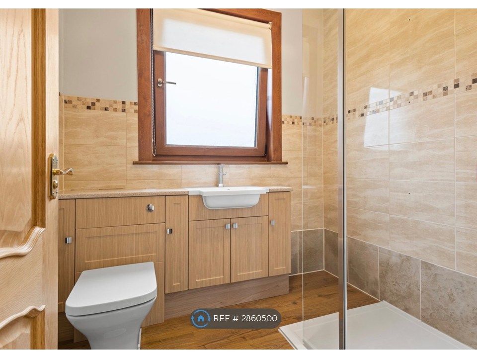 Property photo 2 of 11 Quality Bathroom