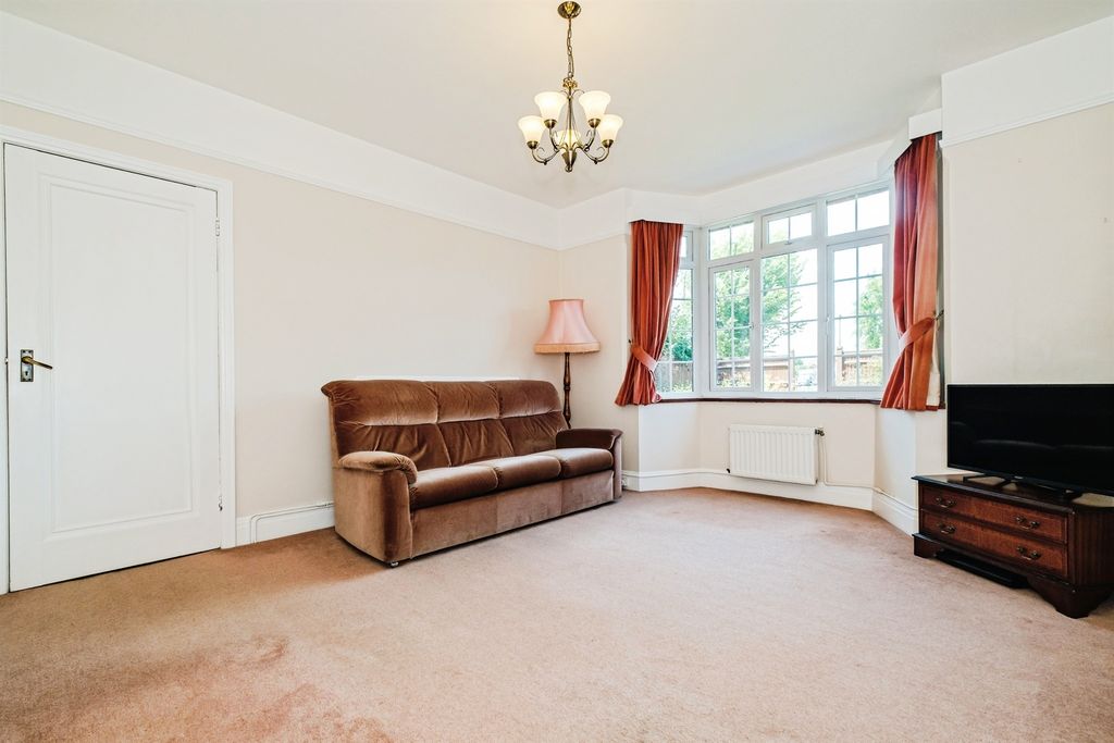 Property photo 3 of 16