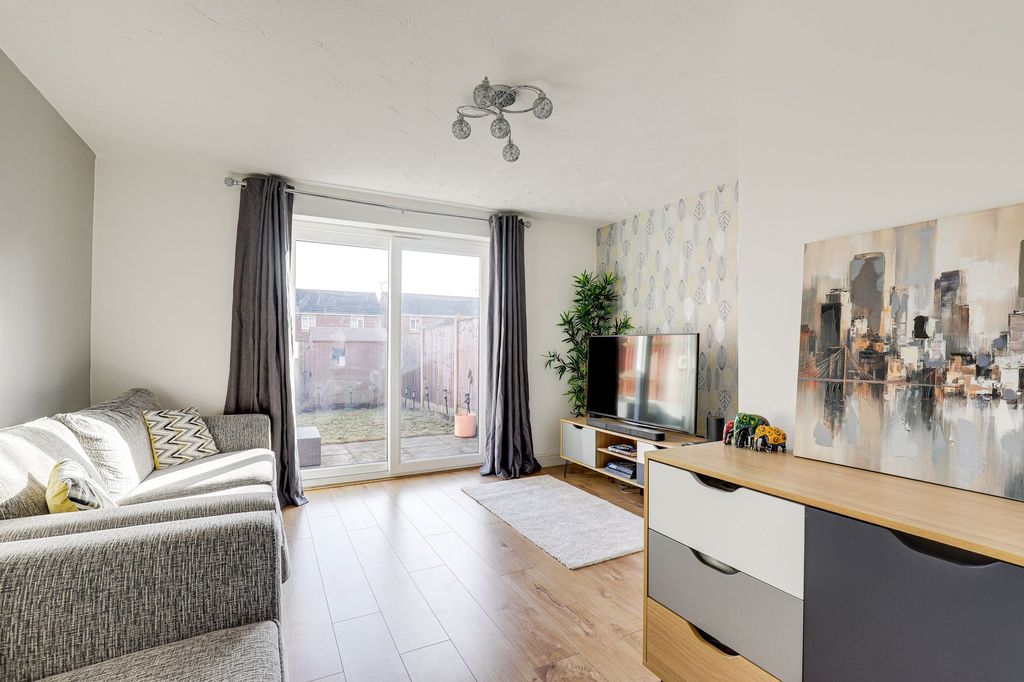 Property photo 3 of 19