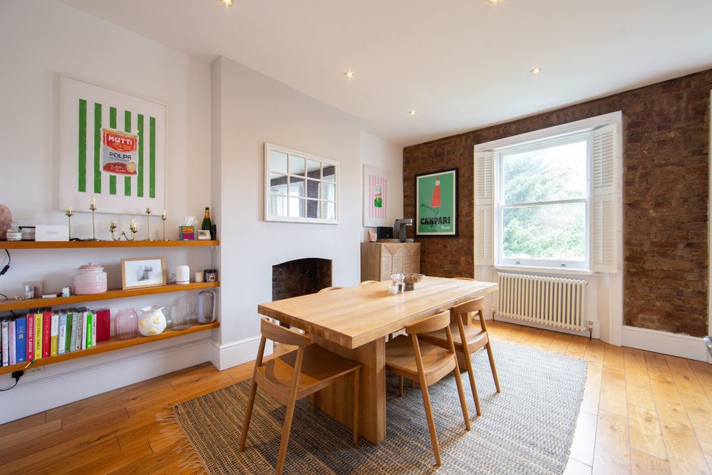 Property photo 2 of 12 4591063