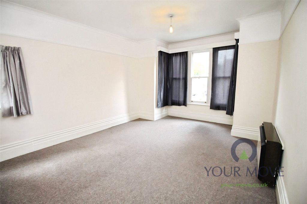 Property photo 2 of 9 Lounge