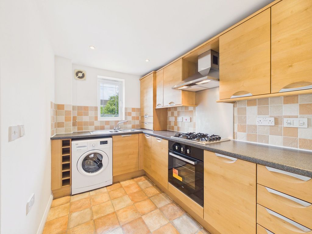 Property photo 2 of 10 Kitchen