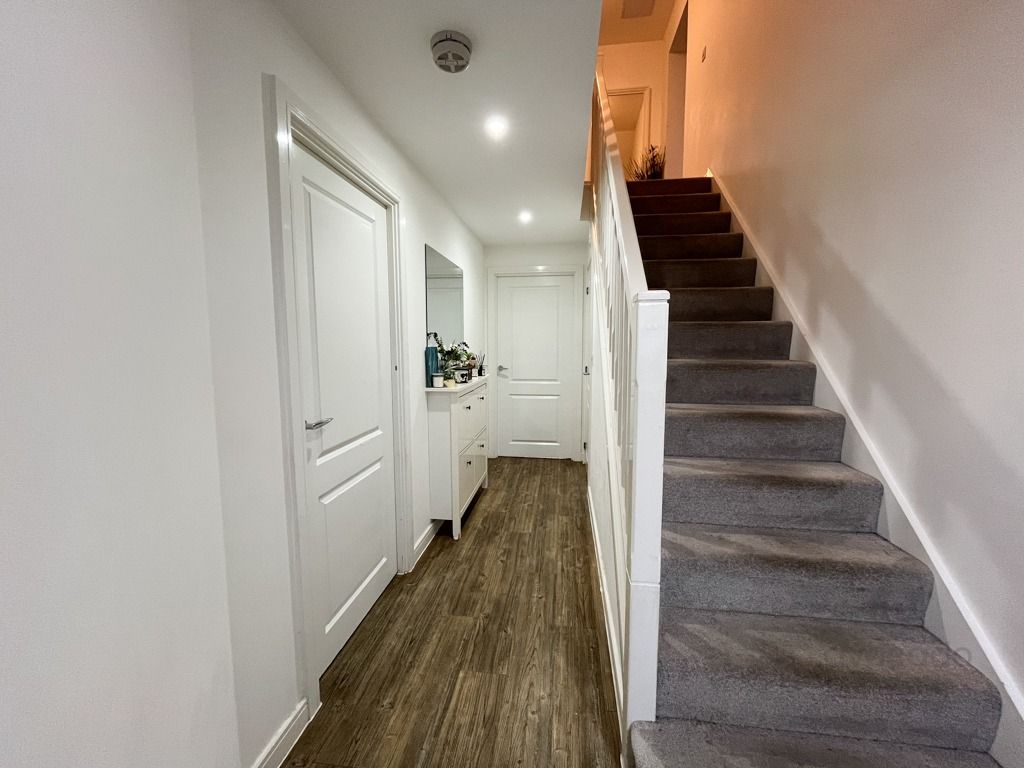 Property photo 2 of 19 4836213