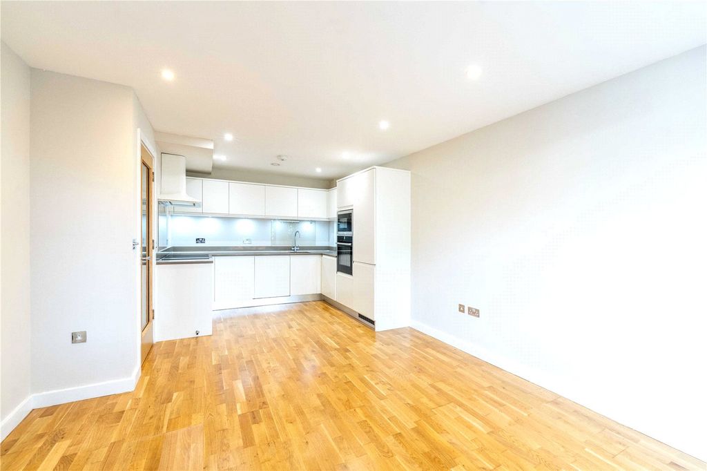 Property photo 3 of 14 Picture No. 17