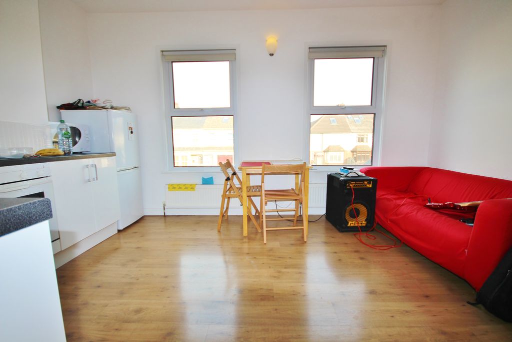 Property photo 2 of 4