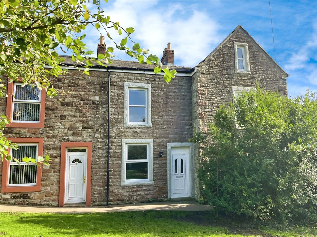 Property photo 1 of 12 Outside