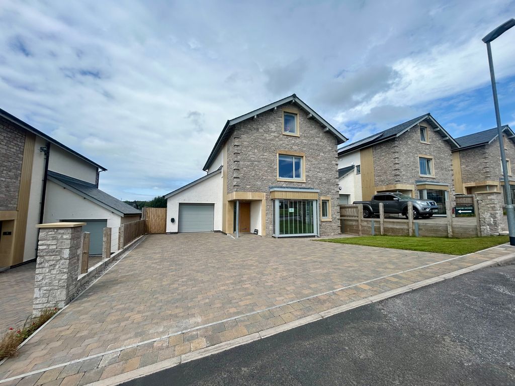 Property photo 1 of 65