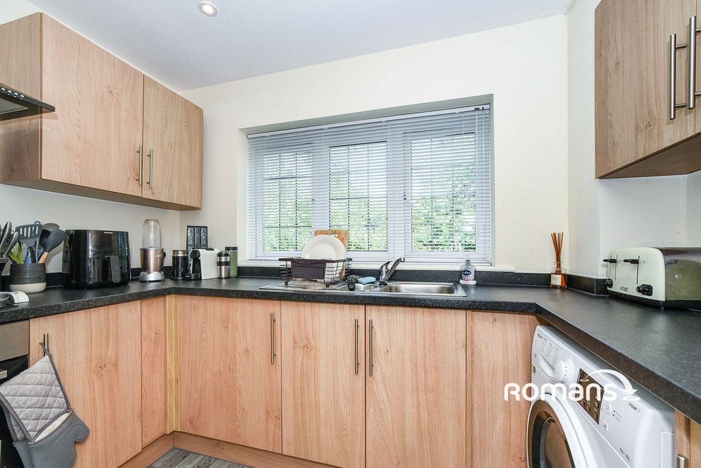 Property photo 3 of 10 Photo