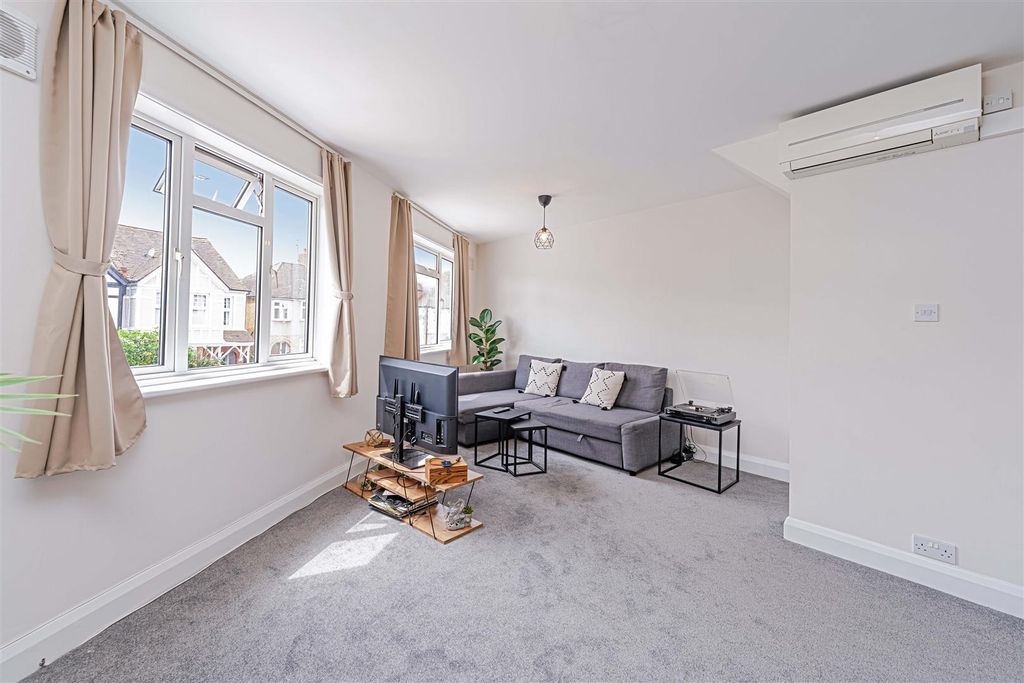 Property photo 2 of 9 2.Jpg