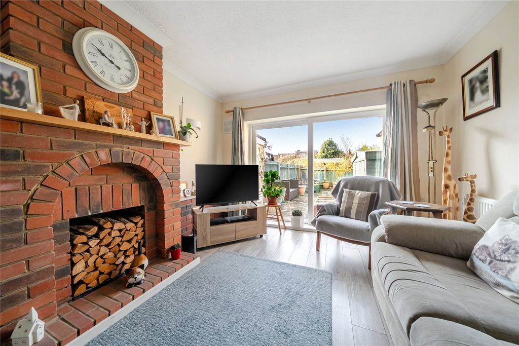 Property photo 2 of 25 Picture No. 15