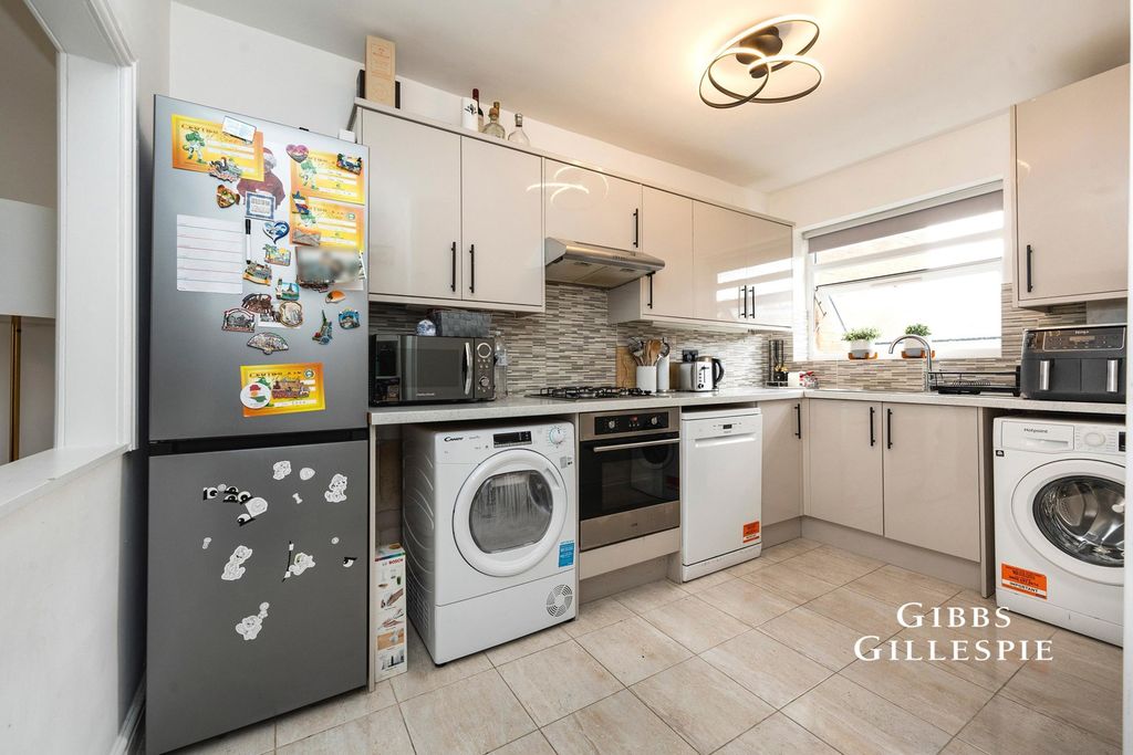 Property photo 3 of 11 Pbox-Img.Jpg