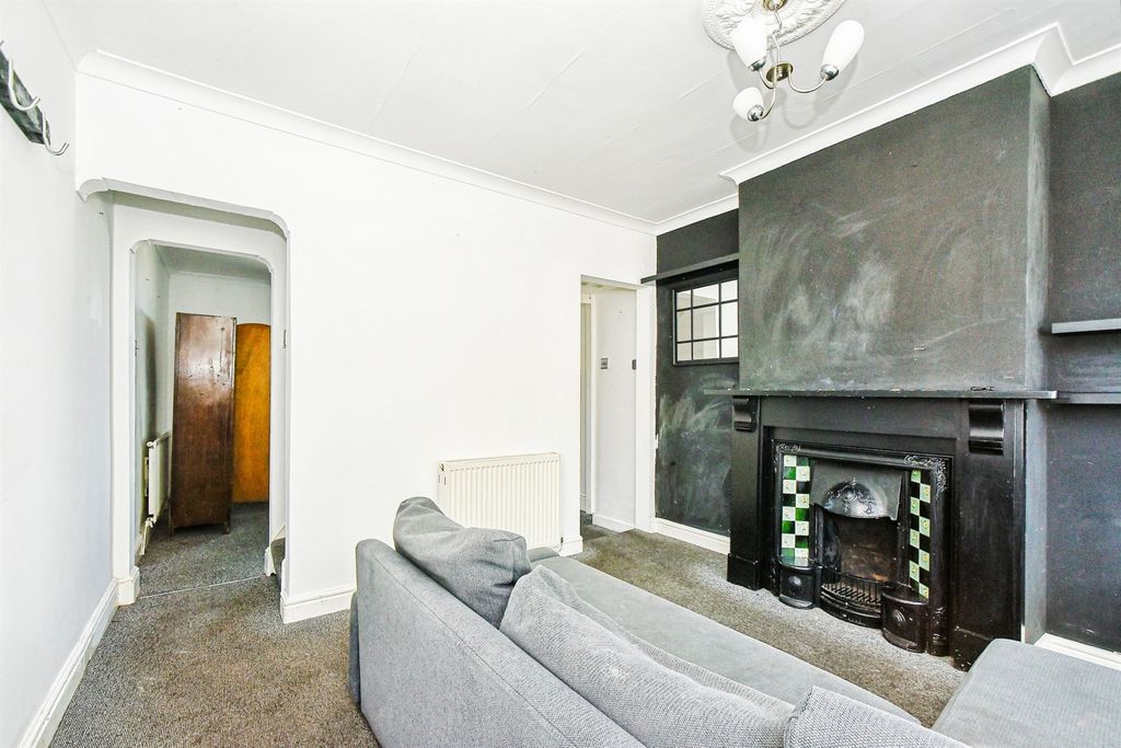Property photo 3 of 13